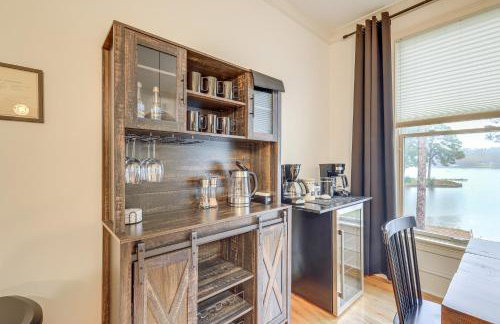 Beautiful Lake Sinclair Retreat with Dock and Deck! - Foto 8