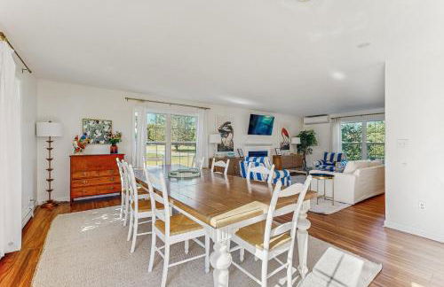 Elegant Coastal Retreat - Foto 8