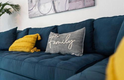 Super Comfy Home with Hot Tub! - Photo 23