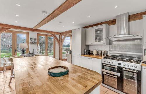 Hiron's Piece and Honeysuckle Cottage - with Hot Tub - Photo 28