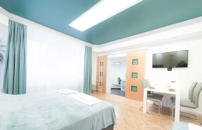 Apartment City with Parking - Photo 2