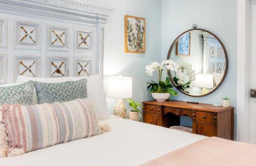 Private Porch with Parking - 2 Blocks to King - Foto 7