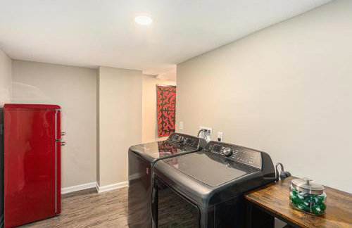 ATLAS - Whole House - 5BR 2BA - Hot Tub - Game Rooms - Theater - Fenced Backyard - Foto 33