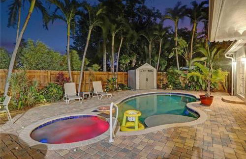 Chic Victoria Park Villa with Heated Pool and Spa - Foto 2