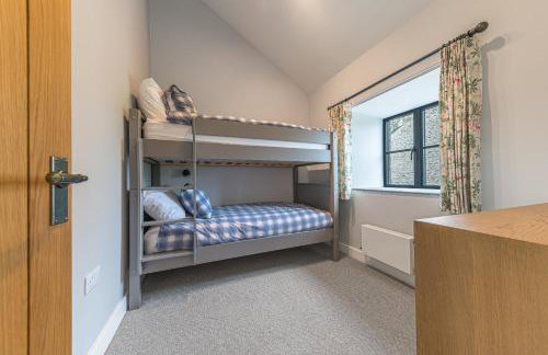 No 2 The Coach House - Photo 28