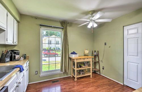 Burke Family Home with Deck and Easy City Access! - Foto 12