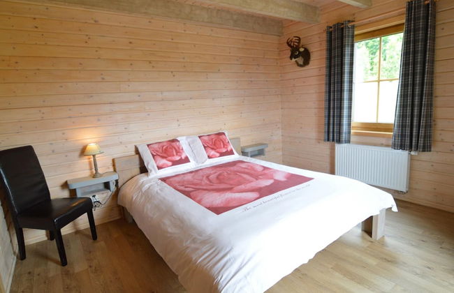 Sumptuous Chalet in Septon with Sauna & Hot Tub - Photo 7