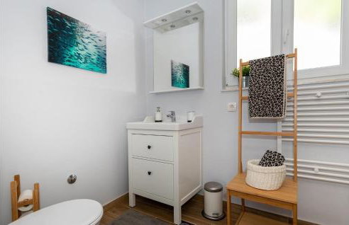 4 Bedroom Beautiful Home In Rogotin - Foto 31