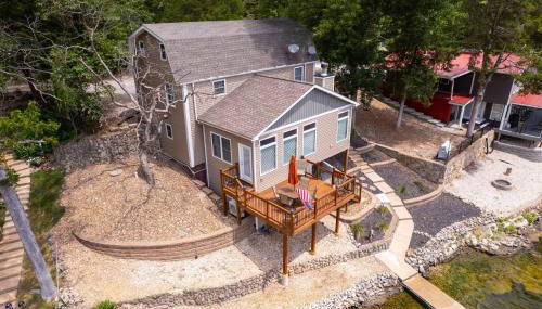 Charming Waterfront Cabin - Sleeps 10 - Photo 3, Other