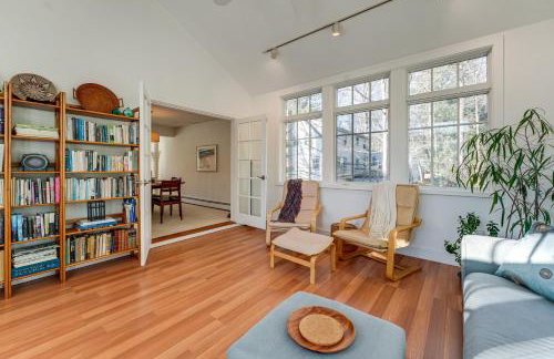 1 Mi to Maine Street! MCM-Style Home in Brunswick - Foto 14