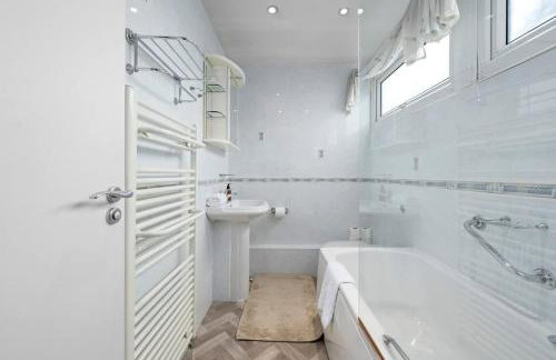 3 Bed Stunning Home in Hale - Foto 12