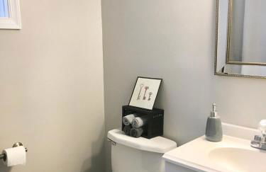 Beautiful Lakefront Chalet in the Poconos! - Foto 37