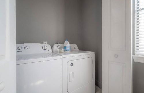 Centrally Located SOHO Retreat Walk to UT & Dining - Foto 46