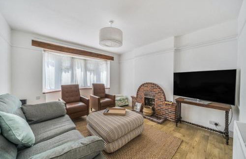 Cosy 3BR Home with Private Garden & Driveway - Foto 3