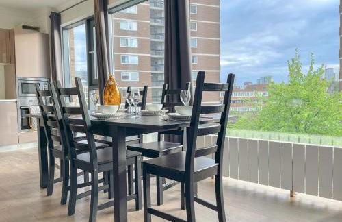 Sleek 3-bedroom flat with Balcony, Lift access, FREE WiFi in Southwark, Borough near The Shard by NourNest Apartments - Foto 17