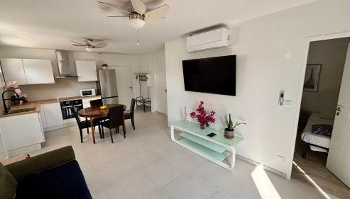 Lits faits, valise à poser, 3 mn Futuroscope - Foto 3