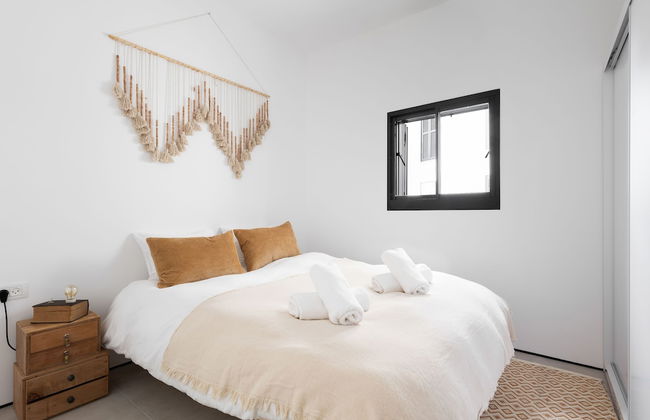 Elegant 2BD Apartment in Jaffa Area - Photo 8