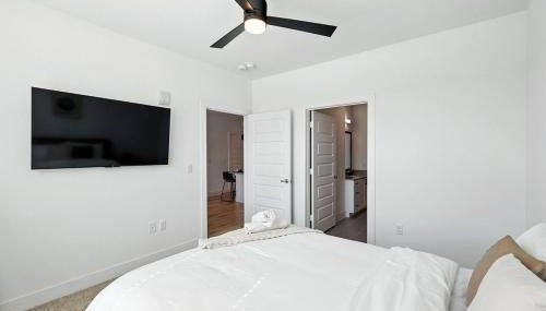 95 Luxury 2B2B Condo DT Fort Worth, Resort Style Pool & Gym, Golf Simulator, 7M to Dickies Stadium, 15M to AT&T stadium - Foto 4