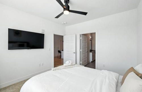 95 Luxury 2B2B Condo DT Fort Worth, Resort Style Pool & Gym, Golf Simulator, 7M to Dickies Stadium, 15M to AT&T stadium - Foto 4