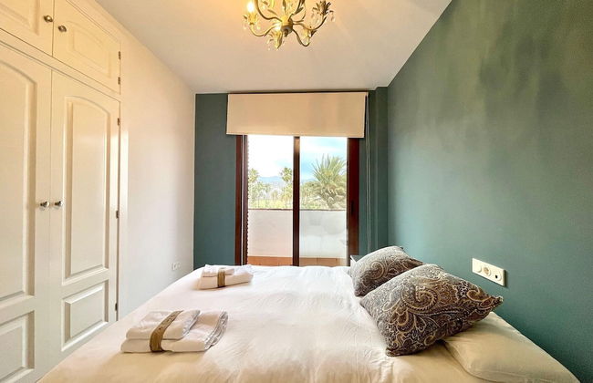 Sunlit Villa Near Golf - Foto 2