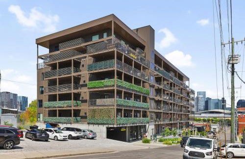 Penthouse Luxury with Pool Patio and City View plus Walk to Broadway - Foto 42