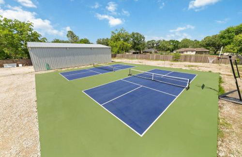 Pickleball-Basketball Oasis-Pool & Spacious Home - Photo 35