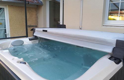 Maison avec Jacuzzi paisible et centrale - Foto 10