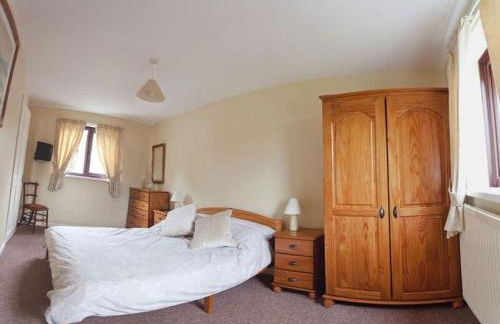 3 Bed Cottage-Sleeps 6-Garden-Hot Tub-Games Room - Photo 13