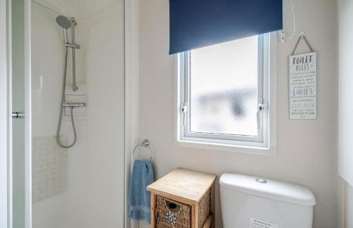 Cabin - Sleeps 4 - Pets Ok - Balcony - Parking - Foto 6