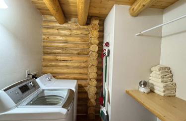 Large Off-Grid Luxury Cabin- creek land & views - Foto 23