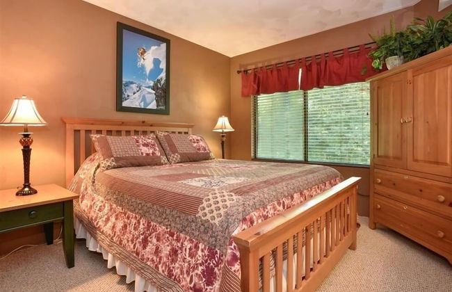 Seven Springs 2 Bedrooms Premium Condo, fireplace and a view by RedAwning - Foto 2