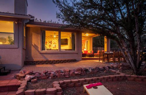 LUX Sedona Retreat - Hot tub & Game room - Foto 15