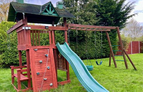 Stratford-upon-Avon 4BR Family Mansion on 1 acre with Pool, Gym & BBQ! - Foto 6