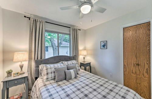 Airy Cottage Close to Rock Lake with Fire Pit! - Foto 16