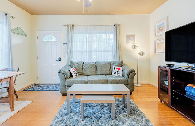 Quiet 2 Story Walkable to East Side Eateries - Foto 11