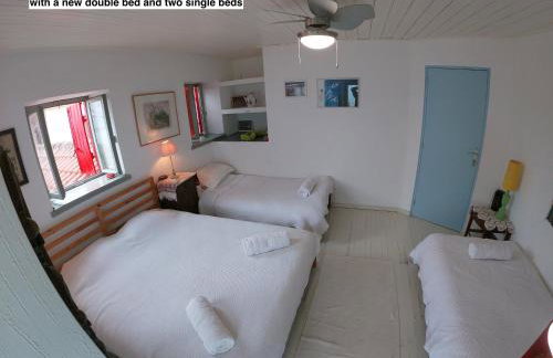 KIVERI 1876 traditional seafront cottage - Photo 13