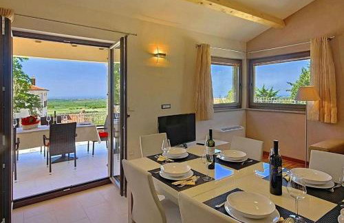 Einzigartige Villa mit Salzwasserpool, Panoramablick, Bikes, Trampolin, Tischtennis - Foto 10