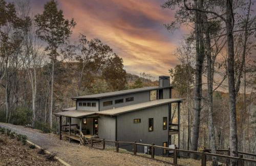 Modern Rustic Cabin with Sprawling Views and Hot Tub - Foto 1