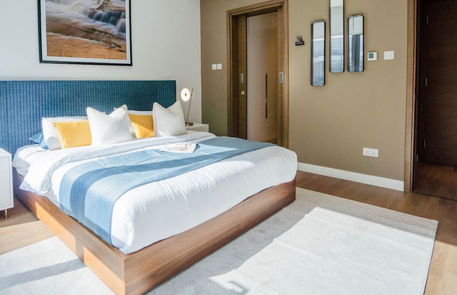 Aya - Sophisticated 1BR Apartment in CityWalk with Views - Photo 6