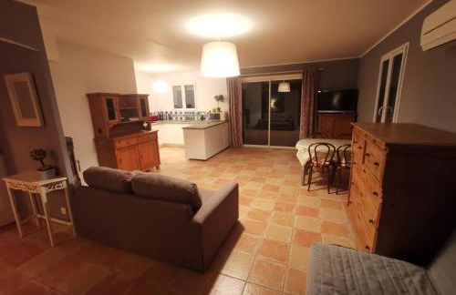 T2 indépendant terrasse et piscine au calme Var sud de la France - Foto 10