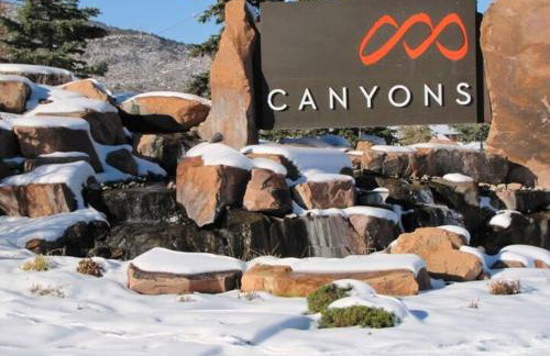 Dont miss the Main level Cozy Winter Retreat - Photo 30