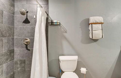 Hike and Fish! Wooded Family Getaway in Interlachen - Foto 16