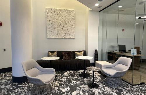 Beautiful Arlington Apartment with Pool & Parking! - Foto 16