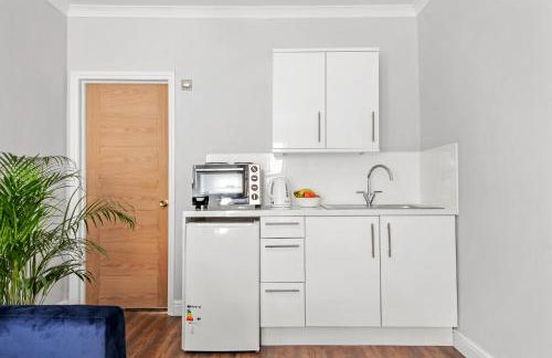 Stunning studio flat with free on-street parking! - Foto 19