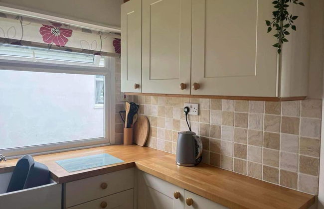 Seasideescape-2br-sleeps4-parking-petsok-fireplace - Foto 10