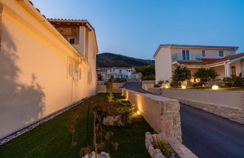 Villa Mirage with Private Heated Pool - Photo 29