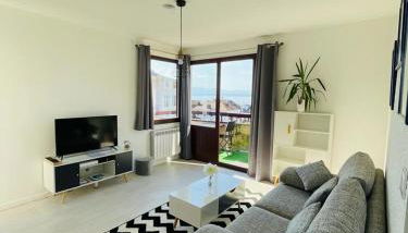 F2 près débarcadère, en centre ville, des thermes EVIAN LES BAINS 2 étoiles - Foto 3