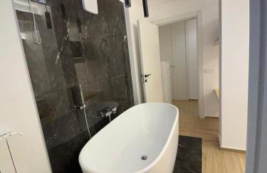 Elegante suite con box privato e vista - Foto 7