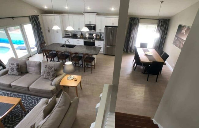 Beautiful Remodeled Private Pool Home - Foto 13