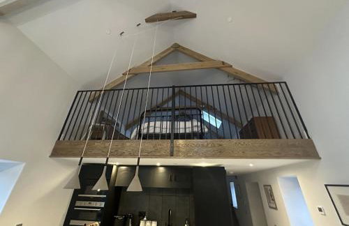 Beudy at Pentrecelyn - a gorgeous barn conversion with hot tub - Foto 23